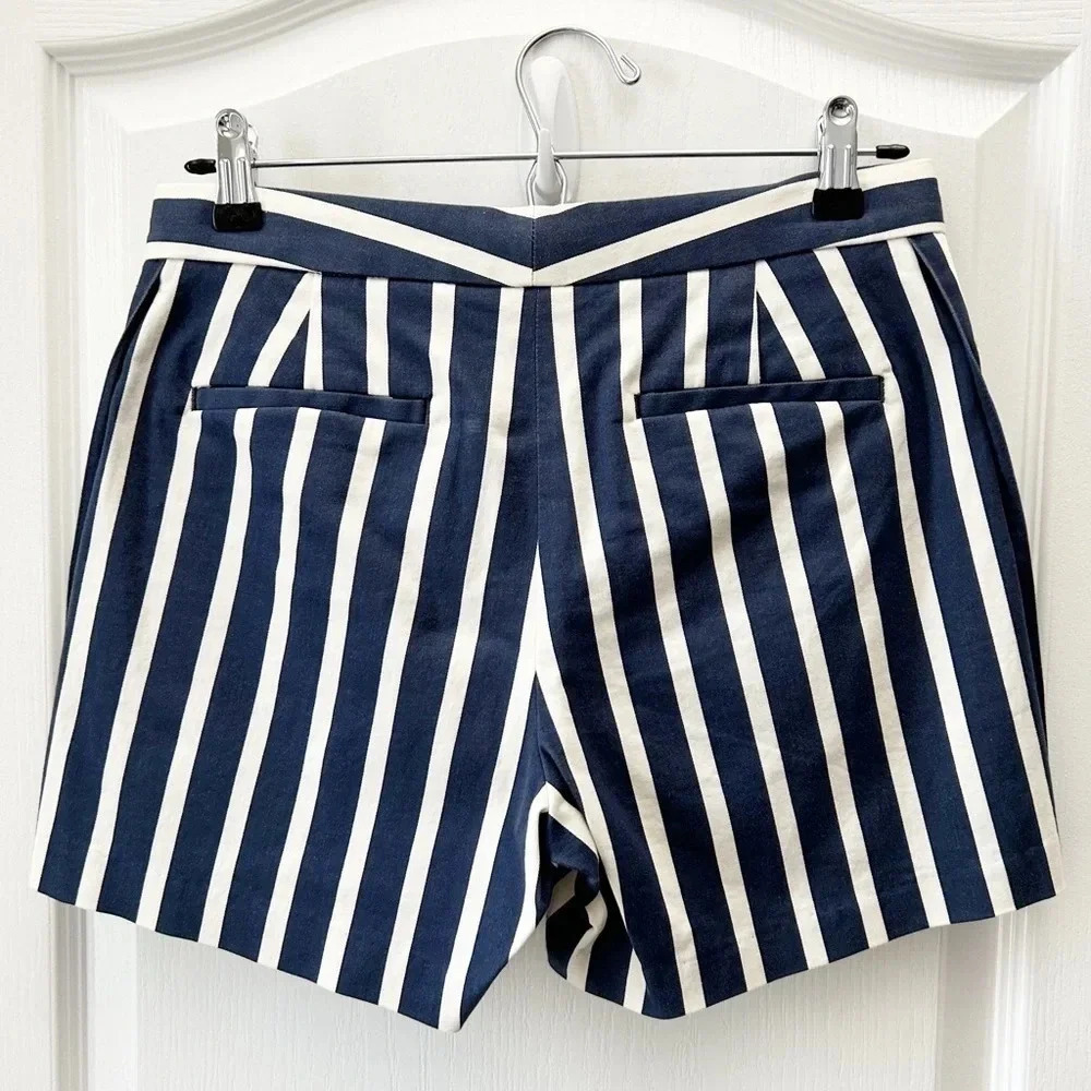 Banana Republic Ryan Shorts Blue White Stripes Gold Buttons Size 0 - Picture 4 of 14